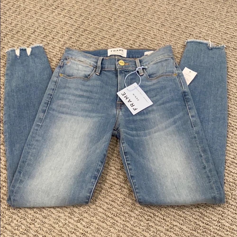 NWT Frame Le High Skinny Raw Edge Sand Dollar sz24